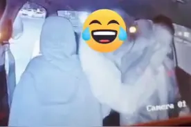 四川江油的哥被女乘客强吻：“女朋友说我以后要戴口罩出门”图片