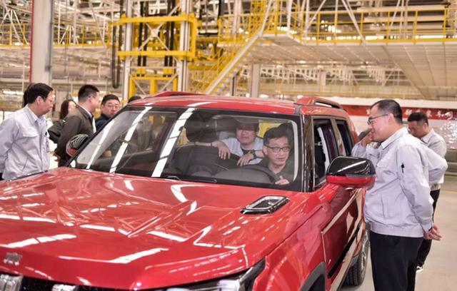 哈弗大狗的劲敌！北汽新SUV起售10.6万，造型硬派，1.5T动力靠谱