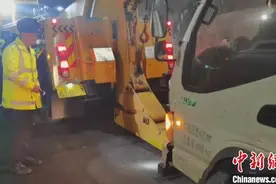 山西高速频现货车趴窝 交警提示加注柴油必须选对标号图片