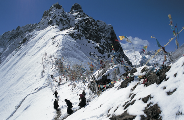 留在云南20年，寻找17位队友的遗骨｜梅里雪山山难30周年