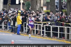 当“日本春晚”遭遇疫情爆发，日本老百姓究竟是愚昧无知，还是因热爱而无畏？图片