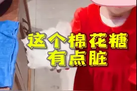 妈妈称棉花糖脏了要洗洗，3岁女儿毫不犹豫水洗，下一秒崩溃大哭图片