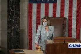 美新冠阳性议员赴现场投票，她80岁第四次当选议长图片