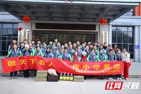 天元中学：暖冬公益 尊老爱老图片