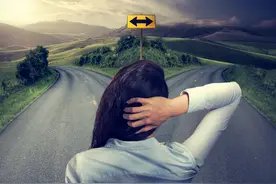 “当年我不愿出钱给婆婆治病，如今查出癌症，老公要放弃我的治疗。”图片