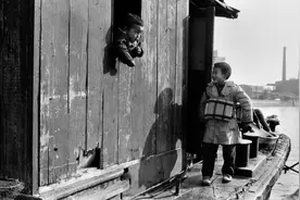 可记得20多年前老镜头里的苏州河？我们又拍了一次，留下时间的浮标……图片