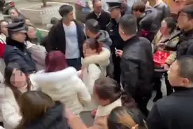 “内衣不合身迎亲遭拒”双方接受调解，新娘决定离婚，新郎称感情还在图片