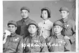 分别67年后 两位上甘岭战役特等功臣隔空重逢图片