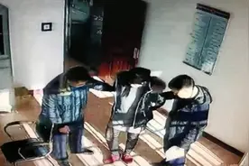 离异男家中突然多了个外地女，特别惧怕“穿制服”的人，一查竟是杀人逃犯图片