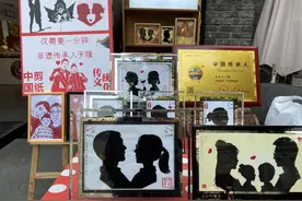 神态是精髓！手艺人在宽窄巷子一分钟剪出人像，游客直呼传神图片
