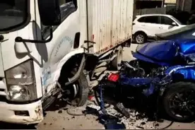 砰砰砰砰砰砰砰砰砰砰砰！喜提新车，老爸一个动作坑惨儿子图片