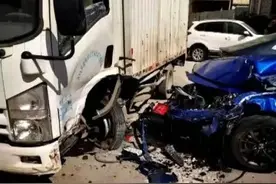 砰砰砰砰砰砰砰砰砰砰砰！喜提新车，老爸一个动作坑惨儿子图片