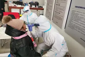 “阿姨，你的声音好像我妈妈！”沈阳核酸采样现场这一幕太感人图片