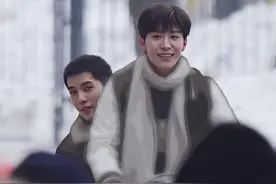 范丞丞骑车载王安宇《左肩有你》曝雪天拍摄路透图片