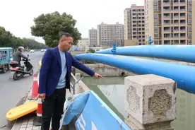 数九寒天，江阴修车大叔扎进冰河救出老人图片