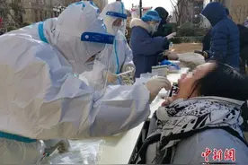 直击全员核酸检测首日的石家庄：城市按下“暂停”键 全力防控疫情图片