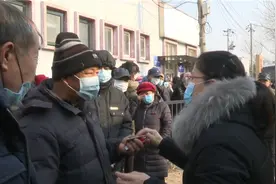 65秒｜莫扎堆！青岛老年卡升级一年内有效 别再大冷天出来排队了图片