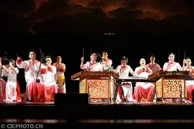 大型民族器乐交响音·画《四季岭南》广州上演图片