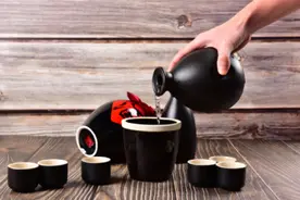 四大名酒“三缺一”，一桌麻将凑不齐“水逆”12年的西凤酒何时能抓到A股的牌？图片