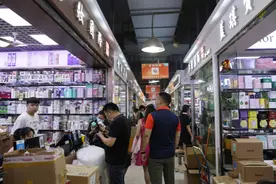 华强北美妆市场集体歇业，神秘“供货渠道”涉嫌走私遭严打图片