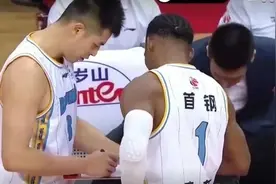 对阵青岛，首钢要依靠防守限制亚当斯图片