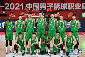 CBA：球队新版球服亮相图片