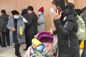 爸爸帮5岁患癌儿子列愿望清单：他想看“真”奥特曼视频封面