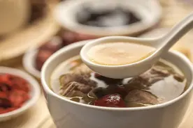 “补钙高手”骨头汤，真的能让孩子长高吗？视频封面