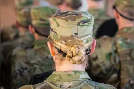 美军出现首例女兵新冠死亡病例 累计已有15名军人死于新冠图片