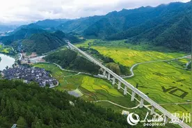 「中国的脱贫智慧」贵州：“十三五”交通投资8873亿元 打通制约发展关键瓶颈图片