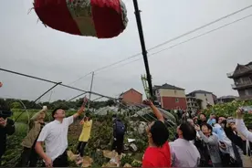 天呐，220多公斤！富阳老农种的冬瓜，入选吉尼斯世界纪录图片
