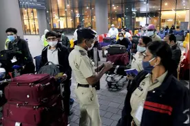 印度感染变异新冠病毒人数升至90人 新德里收紧入境隔离措施图片