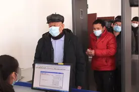 97秒｜为带老伴自驾游，济南一83岁老人考驾照：科一95分图片