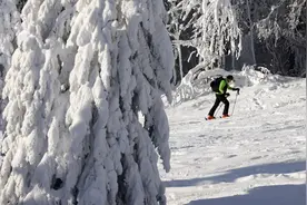 费尔德山雪景图片