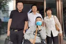 错换人生28年患肝癌青年半夜吐血被下病危通知书！仍在昏迷图片
