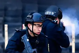 喂，110吗？图片