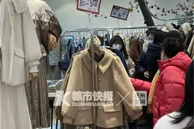 杭州四季青年底清仓季提前来了！打底衫19元，卫衣50元，大衣100元……今年怎么这么早？图片