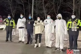 河北巨鹿“奶茶妹妹”寒夜奔波20公里为抗疫人员送爱心图片