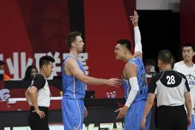 京深之战裁判关键判罚引发北京队争议 有个性不等于无理智图片