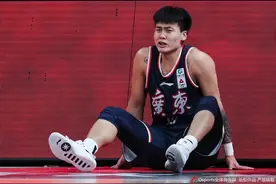 体坛联播｜赵睿垫脚犯规引争议，NBA两场比赛因疫情推迟图片