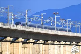 京哈高铁北京至承德段进入开通倒计时，高寒动车组首次试跑图片