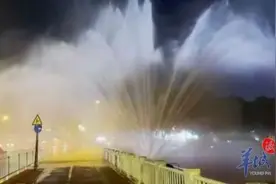 喷出数米高！广州一天两起水管爆漏，其中一条系“冷爆”图片