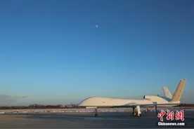 中国WJ-700无人机首飞成功 具备空对面精确打击作战能力图片