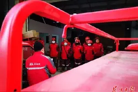 武汉快递企业今年春节不打烊，市民可正常收发快递邮件图片
