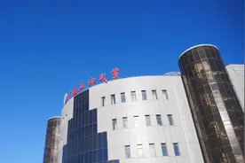 跨越千年的时空对话 沈括塑像在中国石油大学落成图片
