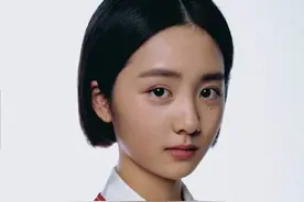 黄磊女儿拍时尚大片，气若幽兰，说不尽的温柔可人图片