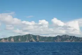中国海警舰艇编队在我钓鱼岛领海巡航图片