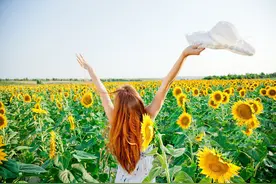 警惕！女性月经量少不仅老得快，还会提前闭经图片