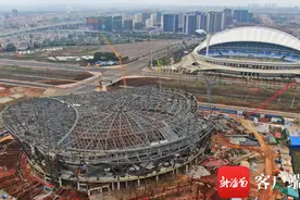 原创组图｜海口五源河文体中心二期体育馆船型顶棚即将完工图片