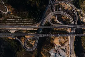 告别茶马古道 高速公路贯通云南16个州市图片